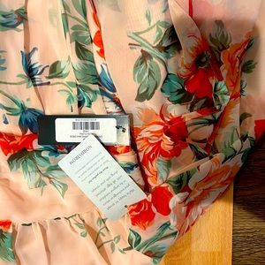 Lulus tag, 8-10! Never worn, floor length. Bought for cancelled wedding. $90 OBO